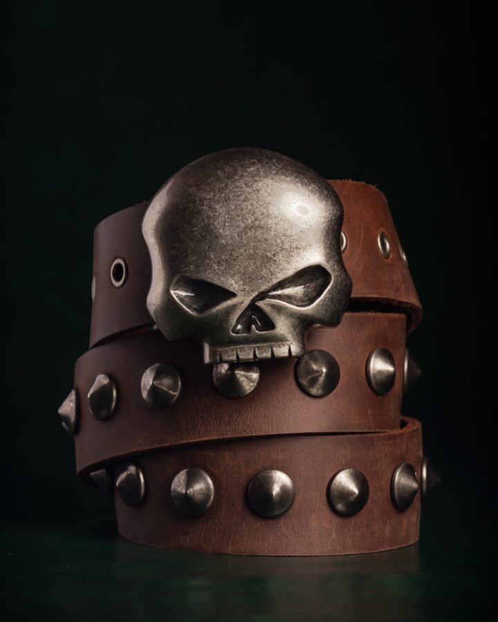 Cinturón colección Bozan con hebilla de calavera